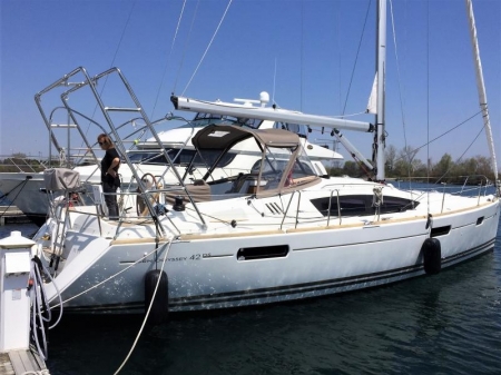 Beneteau SO 42 Sailboat with Stainless Steel Arch