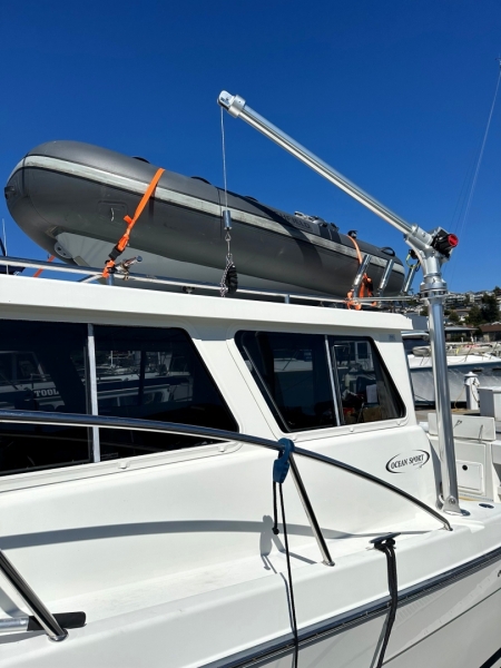 Ocean Sport 33 - Offset Rail Mount, Model 3000R 12v Dinghy Crane