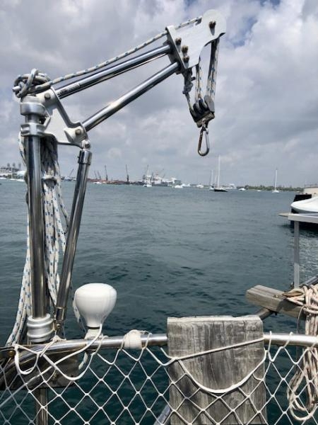 120 Outboard Lift (Capacity 120 Lb.)