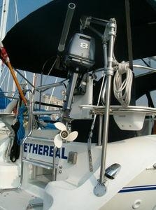 120 Outboard Lift (Capacity 120 Lb.)