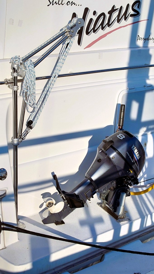 120 Outboard Lift (Capacity 120 Lb.)