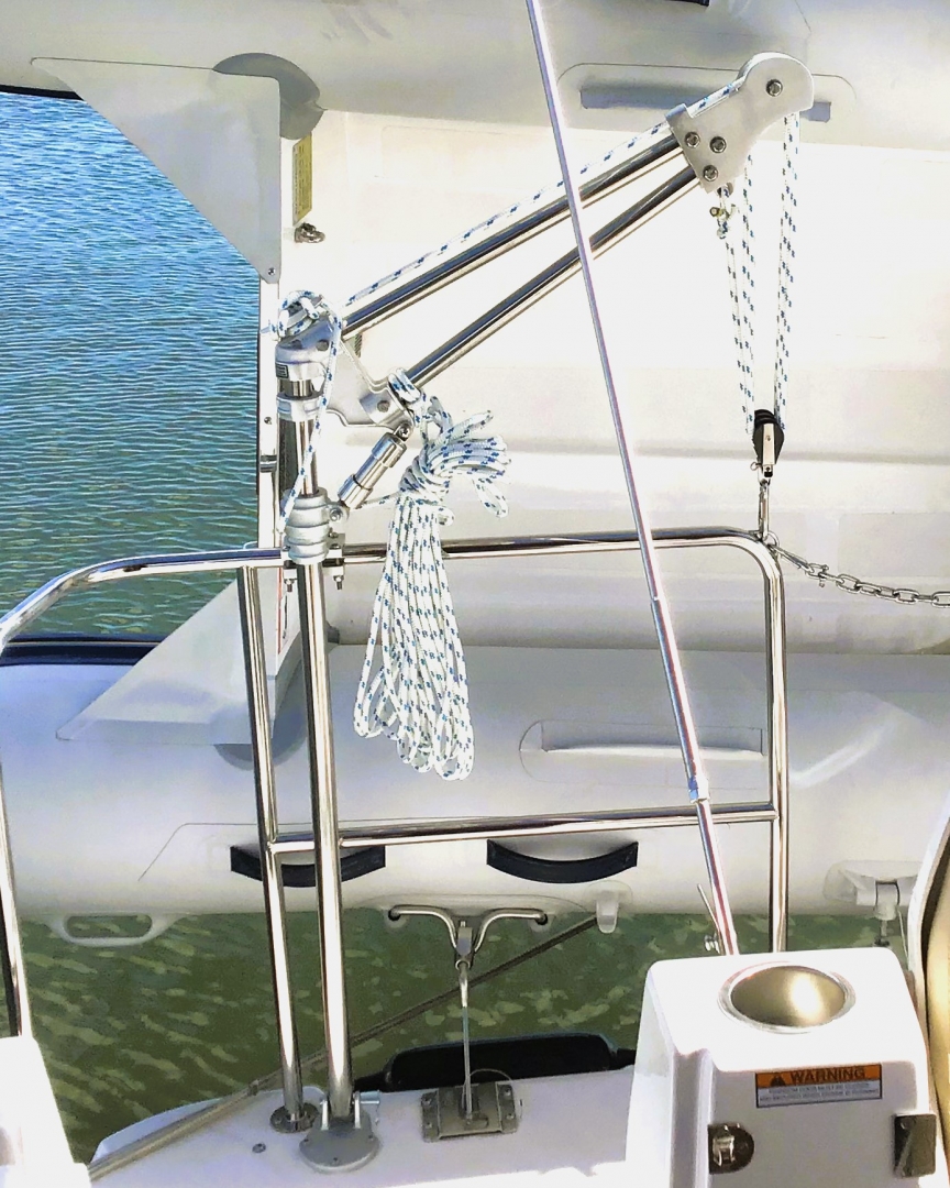 120 Outboard Lift (Capacity 120 Lb.)