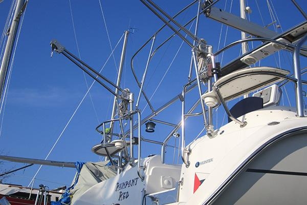 1400 Rotating Davits (Capacity of 250 lbs.)