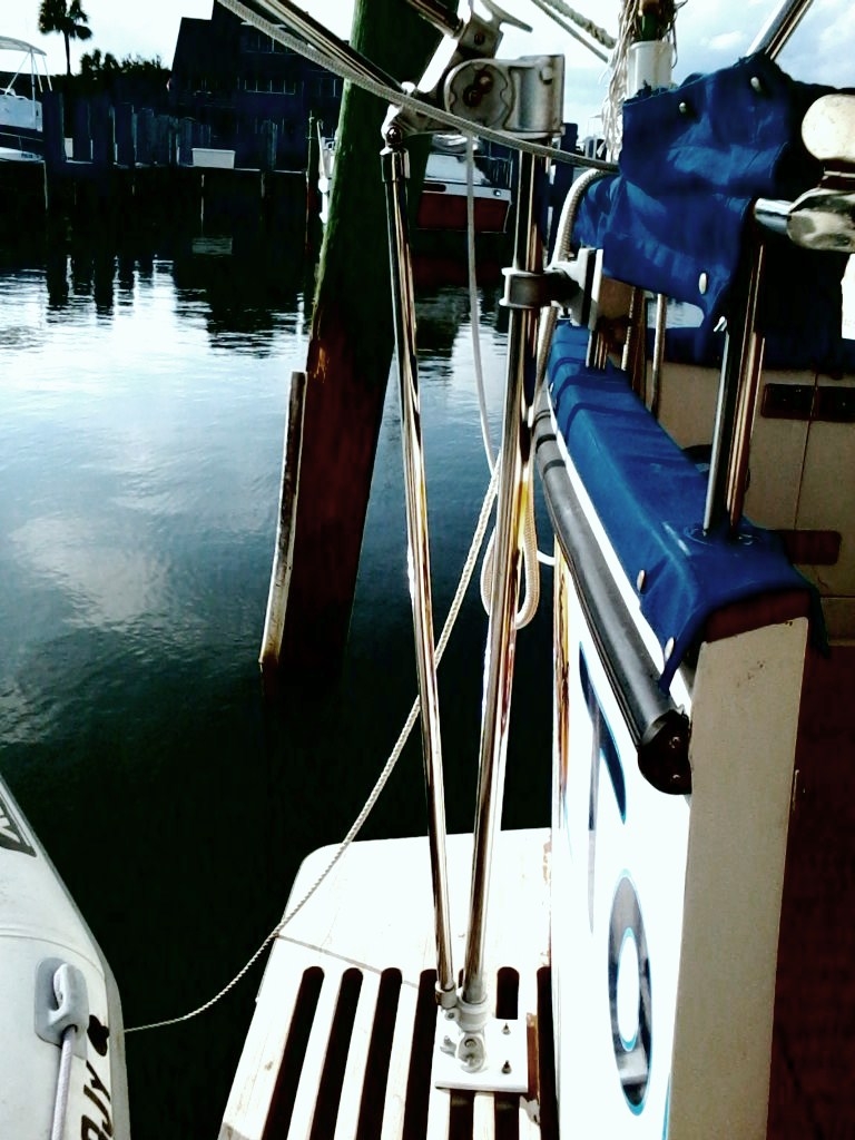 1400 Rotating Davits (Capacity of 250 lbs.)