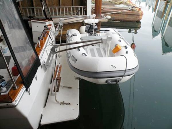 1900 Fixed Davits (Capacity of 300 Lbs.)