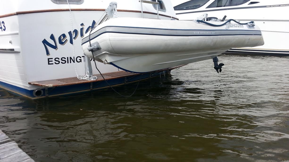 1900 Fixed Davits (Capacity of 300 Lbs.)