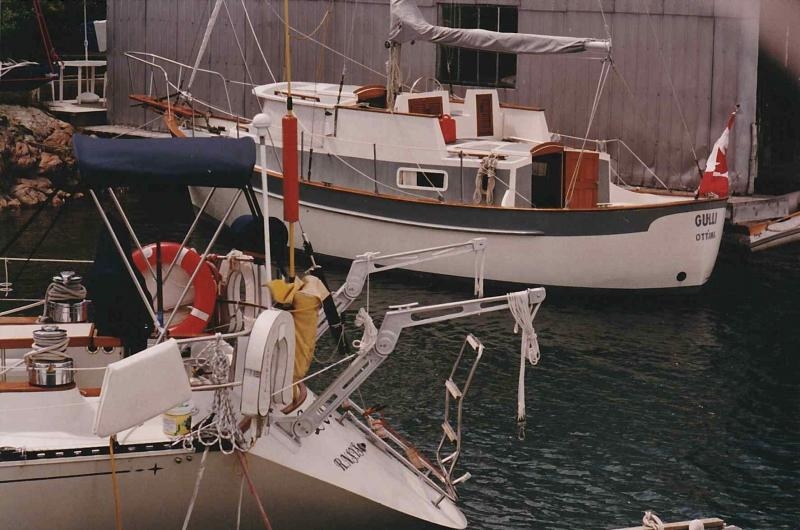 2000 Fixed Davits (Capacity of 350 Lbs.)