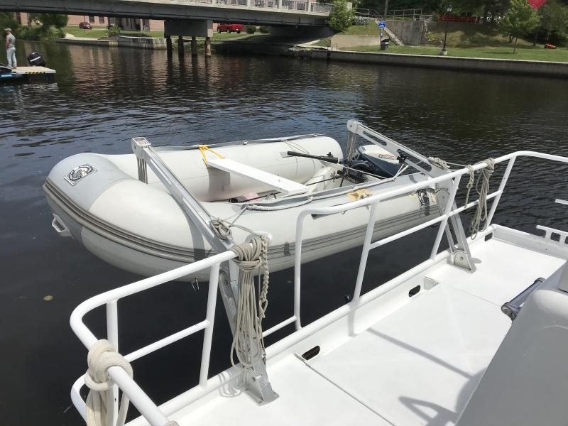 2000 Fixed Davits (Capacity of 350 Lbs.)