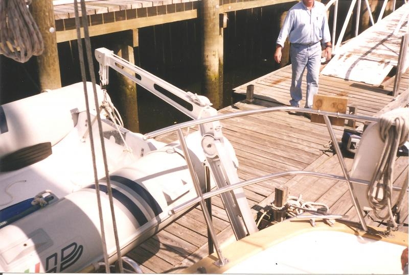 2000 Fixed Davits (Capacity of 350 Lbs.)