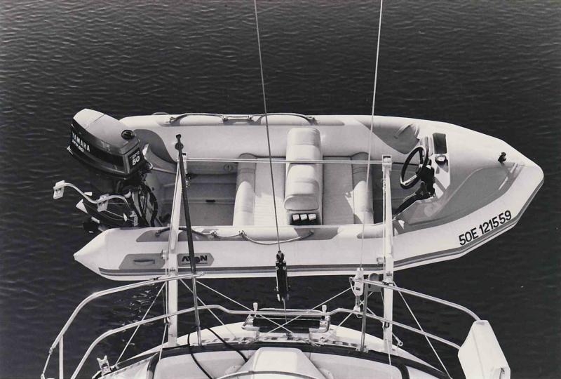 2000 Fixed Davits (Capacity of 350 Lbs.)