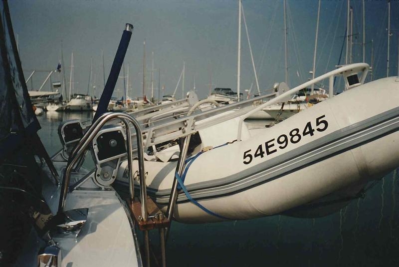 5000 Fixed Davits (Capacity of 750 Lbs.)