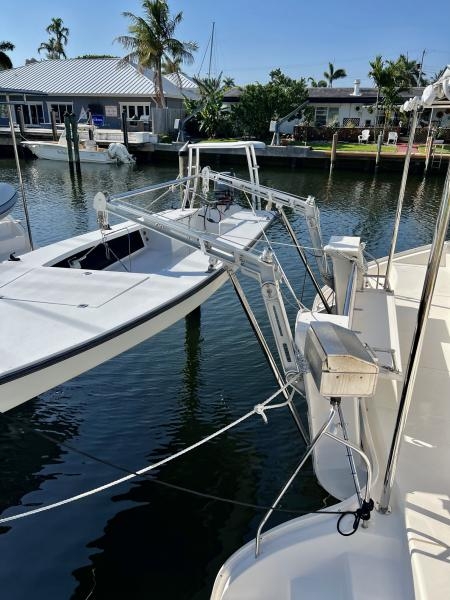 5000 Fixed Davits (Capacity of 750 Lbs.)