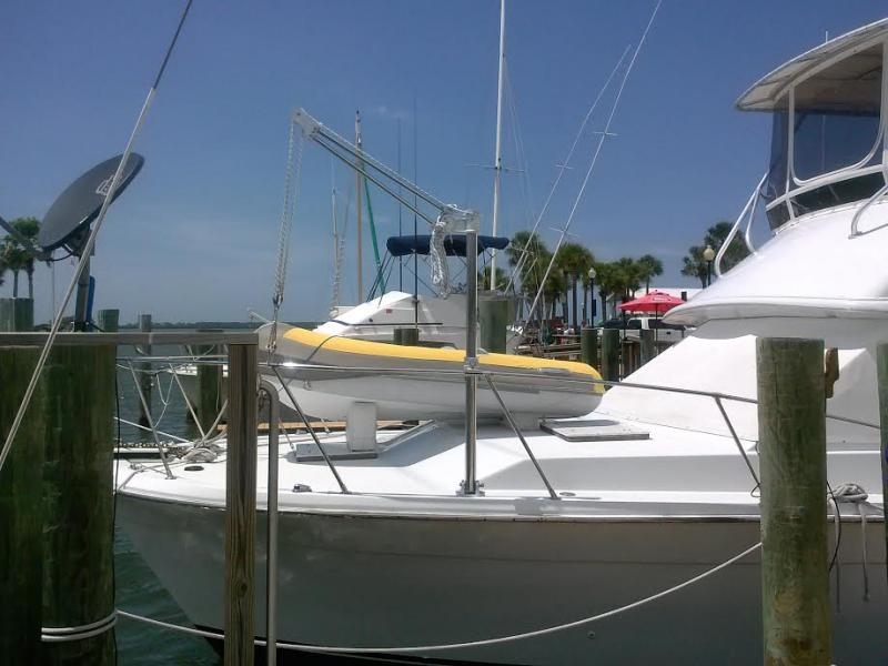 1900 Crane (Capacity 200 Lb.)